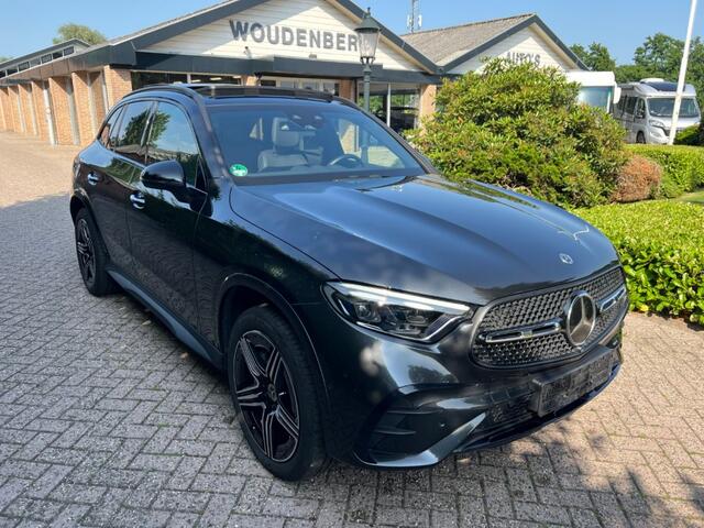 Mercedes-Benz GLC-KLASSE GLC 400e 4-Matic AMG int + ext, Distr, HUD, Panodak, Memory