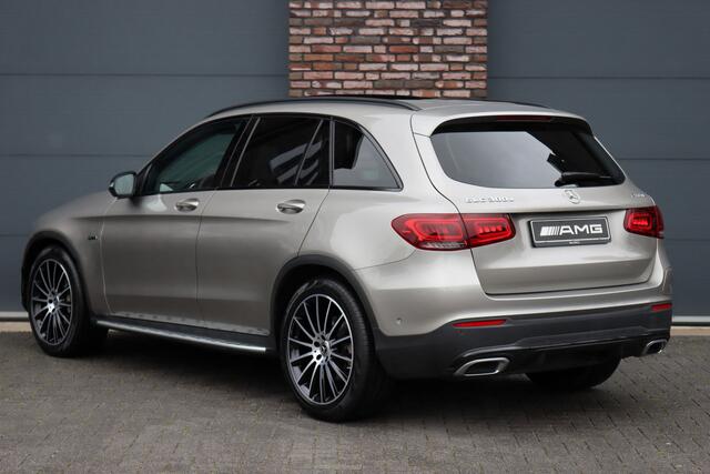 Mercedes-Benz GLC-KLASSE 300e 4MATIC Premium+ AMG Line | Luchtvering | Distronic | Trekhaak | Verwarmd Stuurwiel | Burmester | Memory | Panoramadak | Leder |