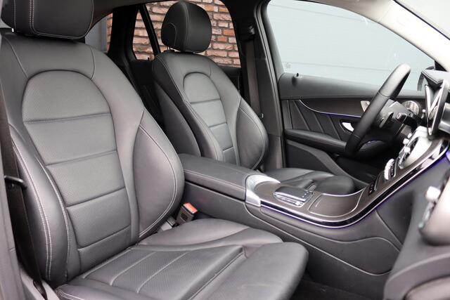 Mercedes-Benz GLC-KLASSE 300e 4MATIC Premium+ AMG Line | Luchtvering | Distronic | Trekhaak | Verwarmd Stuurwiel | Burmester | Memory | Panoramadak | Leder |