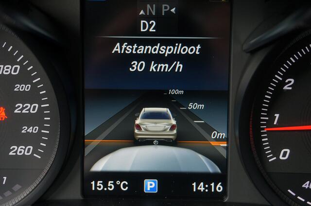 Mercedes-Benz GLC-KLASSE GLC 300 4M AMG line | Luchtvering Panorama Leder Burmester Dodehoek LED ILS
