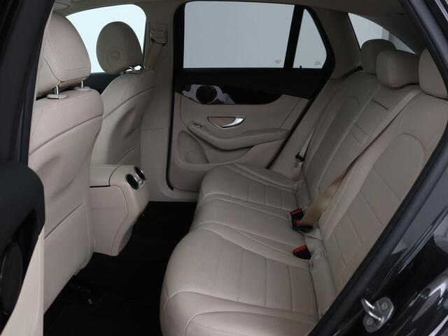 Mercedes-Benz GLC-KLASSE 200 Business Solution Limited | Panoramadak | Leder | Stoelverwarming | Adaptive cruise | Trekhaak | Camera | Carplay