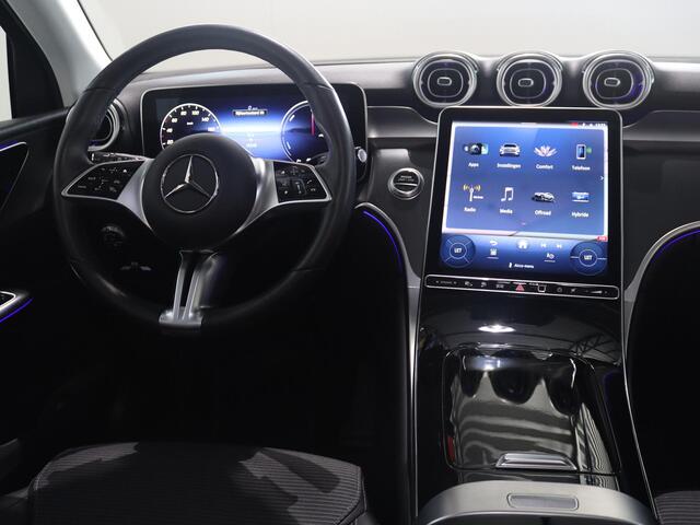 Mercedes-Benz GLC-KLASSE 300e 4MATIC Luxury Line | Panoramadak | Trekhaak | 360 camera | Winter pakket |