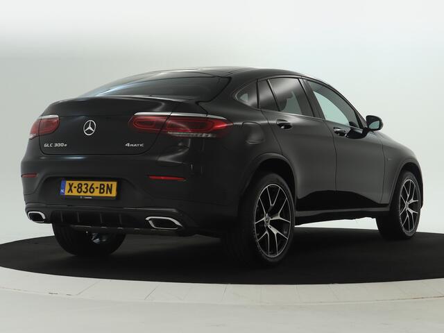 Mercedes-Benz GLC-KLASSE Coupé 300e 4MATIC Business Solution AMG | Achteruitrijcamera | Elektrische stoelen | Cruise Control | Apple CarPlay | Inclusief 24 maanden MB Certified garantie voor Europa.