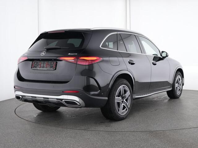 Mercedes-Benz GLC-KLASSE 300 e 4MATIC AMG Plug-In Hybride | Edition AMG-Line | Alarm klasse 3 | Panorama Schuif-Kanteldak | Burmester® | Trekhaak | AC en DC Laden | Inclusief 24 maanden MB Certified garantie voor Europa.