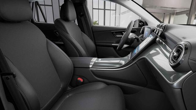 Mercedes-Benz GLC-KLASSE 300e 4MATIC Luxury Line | Rij assistentie pakket | Trekhaak | Getint glas |