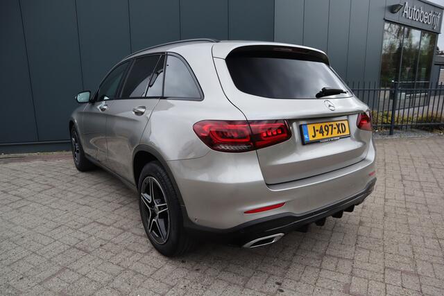 Mercedes-Benz GLC-KLASSE 200 4MATIC AMG Business Solution Facelift. Panoramadak Camera Leder Sfeerverlichting Afneembare Trekhaak.