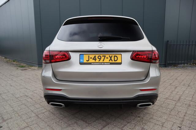 Mercedes-Benz GLC-KLASSE 200 4MATIC AMG Business Solution Facelift. Panoramadak Camera Leder Sfeerverlichting Afneembare Trekhaak.
