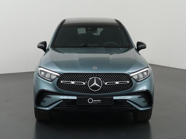 Mercedes-Benz GLC-KLASSE 300e 4MATIC AMG Line | Panoramadak | Trekhaak | Keyless | Burmester | Stuurverwarming |