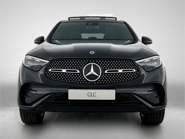 Mercedes-Benz GLC-KLASSE Coupé 400e 4MATIC Sport Edition | Premium pakket | Nightpakket | Trekhaak | AMG Spoiler | Digital Light | Parkeerpakket met 360°-camera |