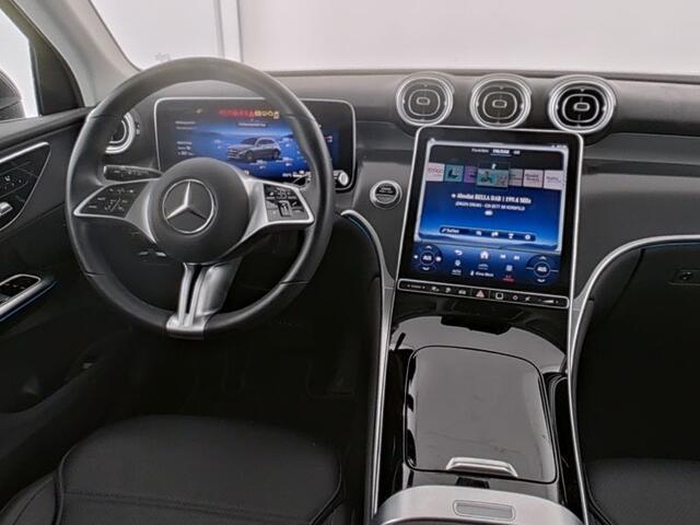 Mercedes-Benz GLC-KLASSE 300 e 4MATIC Plug-In Hybride AVANTGARDE Advanced Plus | Trekhaak | Digital Koplampen | KEYLESS-GO Comfort-Pakket | Distronic | Memory Voorstoelen. Inclusief 24 maanden MB Certified garantie voor Europa.