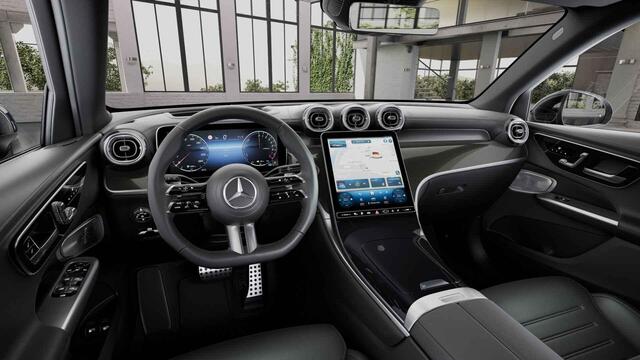 Mercedes-Benz GLC-KLASSE 300e 4MATIC Sport Edition | Panoramaschuifdak | Premium Plus | Rijassistentiepakket plus | Head-up display | Burmester | Nightpakket | Trekhaak |