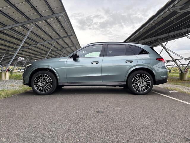 Mercedes-Benz GLC-KLASSE 300e 4MATIC Sport Edition | Night | Panoramadak | Trekhaak | 360 camera | Digital light | Sfeerverlichting |