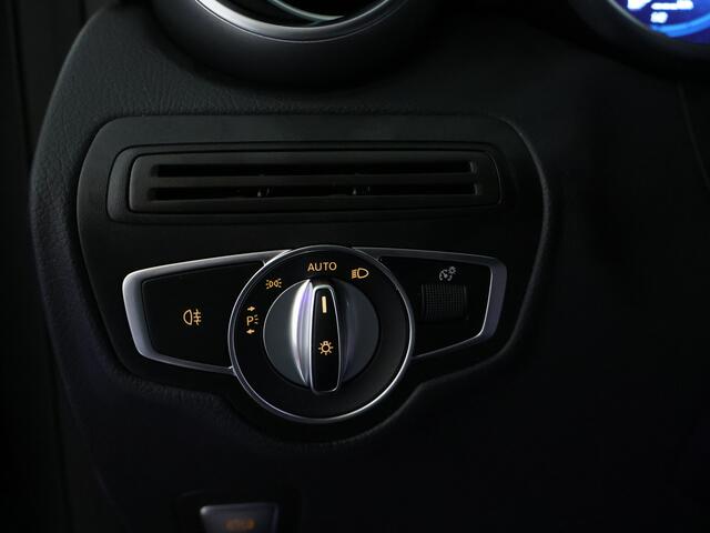 Mercedes-Benz GLC-KLASSE 300e 4MATIC Business Sol. Keyless Go | Rijassistentiepakket | Leer | Trekhaak | Panoramadak | Inclusief 24 maanden MB Certified garantie voor Europa.