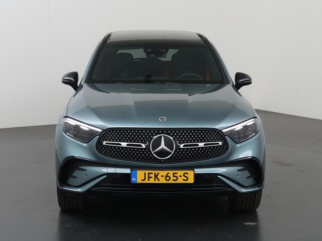 Mercedes-Benz GLC-KLASSE 300e 4MATIC AMG Line | Premium Plus | Panoramadak | Techniek pakket offroad | Rij assistentie pakket | Treeplanken | Trekhaak |