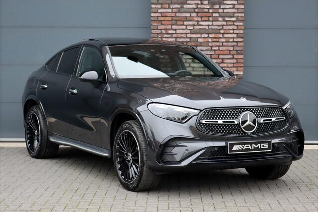 Mercedes-Benz GLC-KLASSE Coupé 400e 4MATIC Premium AMG Line | Distronic+ | Burmester | Memory | Trekhaak | Panoramadak | Surround Camera | Keyless Go | Digital Light | Stuurwiel Verwarmd | Rijassistentiepakket+ | Luchtreinigingspakket |