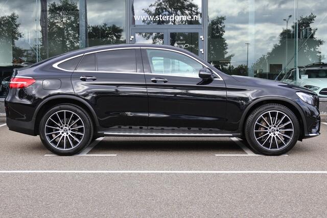 Mercedes-Benz GLC-KLASSE Coupé 250 4MATIC l AMG l Burmerster l Comand l Wegklapbare trekhaak l LED adaptief l Sfeerverlichting l Memory pakket voor bestuurdersstoel l KEYLESS GO l Parkeer pakket l Stoelverwarming l Elektr. bedienbare achterklep l Airconditioning l Regensensor l