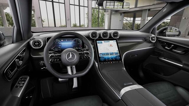 Mercedes-Benz GLC-KLASSE 300e 4MATIC AMG Line | Trekhaak | Panoramadak | Treeplanken | Premium pakket | Night pakket |