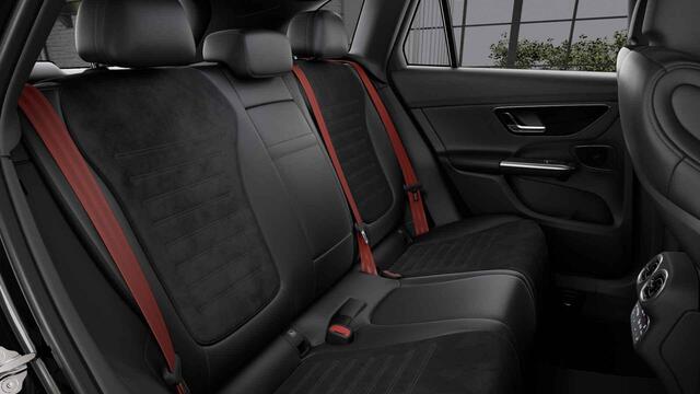 Mercedes-Benz GLC-KLASSE 300e 4MATIC AMG Line | Trekhaak | Panoramadak | Treeplanken | Premium pakket | Night pakket |