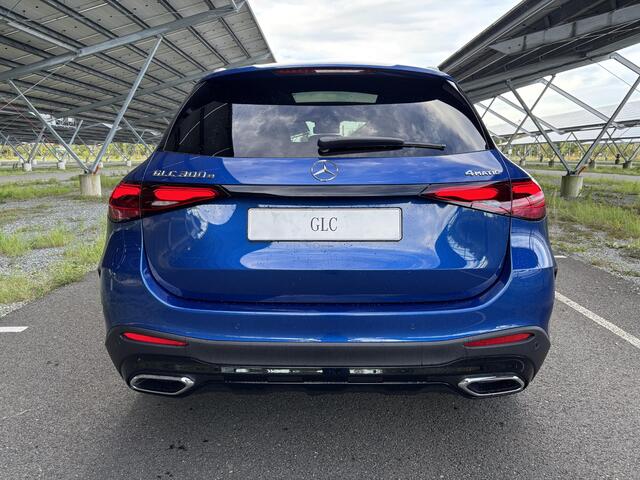 Mercedes-Benz GLC-KLASSE 300e 4MATIC Sport Edition | Night | Panoramaschuifdak | Premium pakket | Trekhaak | 360° camera | Dodehoekassistent | DIGITAL LIGHT |