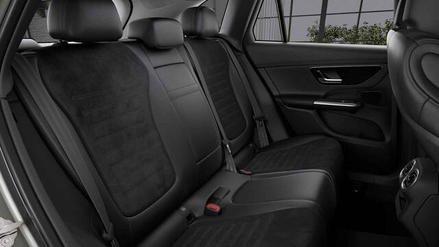 Mercedes-Benz GLC-KLASSE 300e 4MATIC AMG Line | Panoramadak | Trekhaak | Rij assistentiepakket | Winter pakket | Premium pakket |