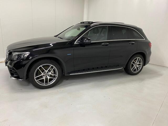 Mercedes-Benz GLC-KLASSE 350e ehybrid 4Matic AMG Luchtvering Trekhaak 360°Camera Panoramadak Head-up Distronic Leer Appel CarPlay