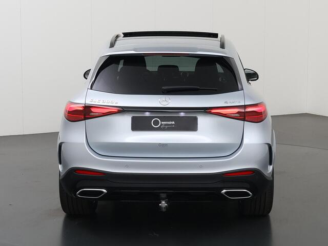 Mercedes-Benz GLC-KLASSE 300e 4MATIC Sport Edition | Panoramaschuifdak | Premium pakket | Nightpakket | 360° camera | Dodehoekassistent | DIGITAL LIGHT | Trekhaak |