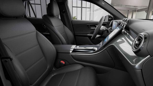 Mercedes-Benz GLC-KLASSE 300e 4MATIC Luxury Line | Trekhaak | Panoramadak | Memory | Digital Light | Rijassistentiepakket Plus | Stoelverwarming |