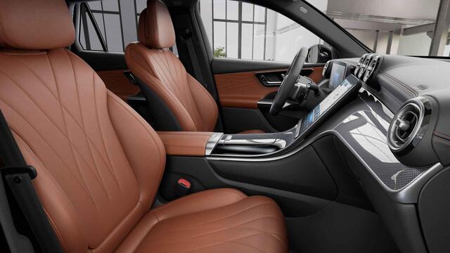 Mercedes-Benz GLC-KLASSE 300e 4MATIC AMG Line | Nappaleder bruin | Burmester | Carbon | Winter pakket | Night pakket | Panoramadak | Trekhaak |