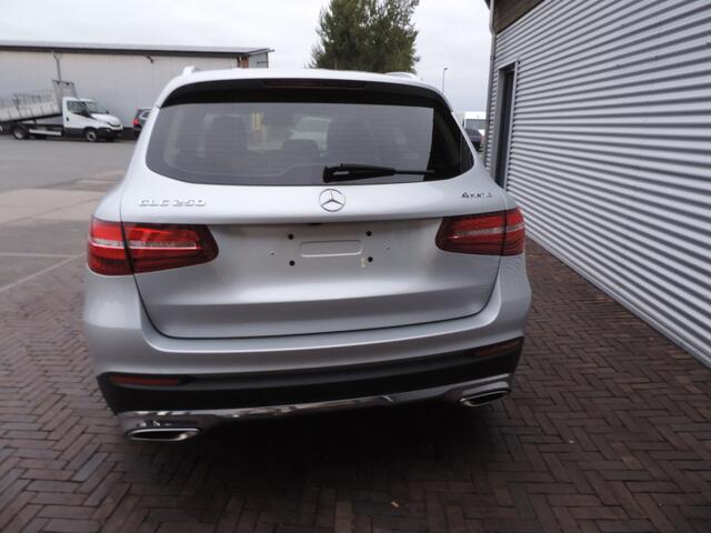 Mercedes-Benz GLC-KLASSE 250 4MATIC motor schade diefstal panoramadak