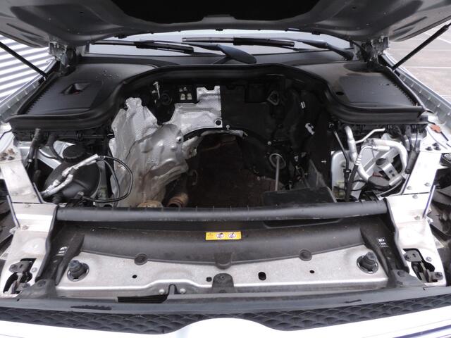 Mercedes-Benz GLC-KLASSE 250 4MATIC motor schade diefstal panoramadak