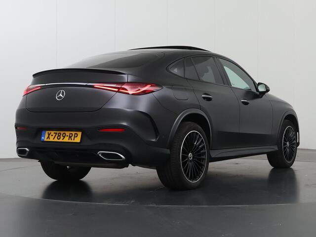 Mercedes-Benz GLC-KLASSE Coupé 300e 4MATIC AMG Line | Night | Panoramadak | Digital Light | Memory | Keyless | 20" lichtmetalen velgen |