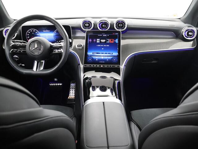 Mercedes-Benz GLC-KLASSE Coupé 300e 4MATIC AMG Line | Night | Panoramadak | Digital Light | Memory | Keyless | 20" lichtmetalen velgen |