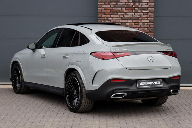 Mercedes-Benz GLC-KLASSE Coupé 300e 4MATIC Premium+ AMG Line | Airmatic | Achterasbesturing | Distronic+ | Massage | Stoelventilatie | HUD | Burmester | Memory | Digital Light |