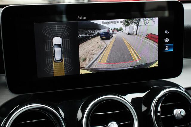 Mercedes-Benz GLC-KLASSE 300e 4MATIC Business Solution AMG | Navigatie | Camera | Climate control | Lichtmetalen Velgen | DAB | Electrisch bedienbare achterklep | Rij assistent pakket | Extra Getint Glas