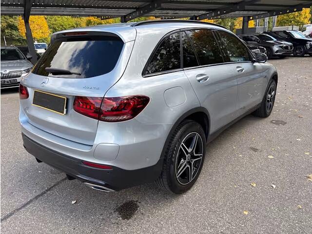 Mercedes-Benz GLC-KLASSE 300e 4MATIC AMG-Line LED Panoramadak Trekhaak 19 Inch Achteruitrijcamera PDC Carplay