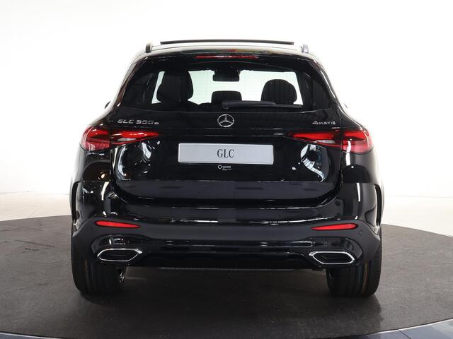Mercedes-Benz GLC-KLASSE 300e 4MATIC Sport Edition | Panoramaschuifdak | Premium pakket | Nightpakket | 360° camera | Dodehoekassistent | DIGITAL LIGHT |