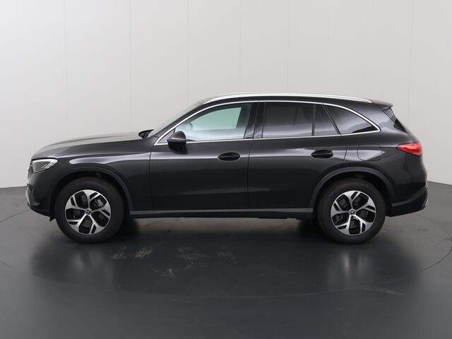 Mercedes-Benz GLC-KLASSE 300e 4MATIC Luxury Line | Trekhaak | Memory | Stoelverwarming | Sfeerverlichting |