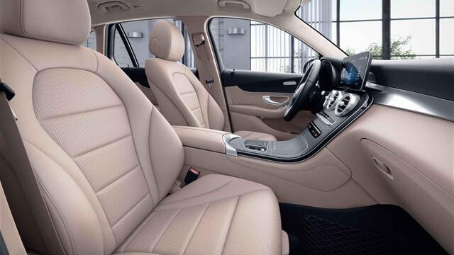 Mercedes-Benz GLC-KLASSE 200 4MATIC Premium | Treeplanken | Stoelverwarming | Widescreen | Multibeam |