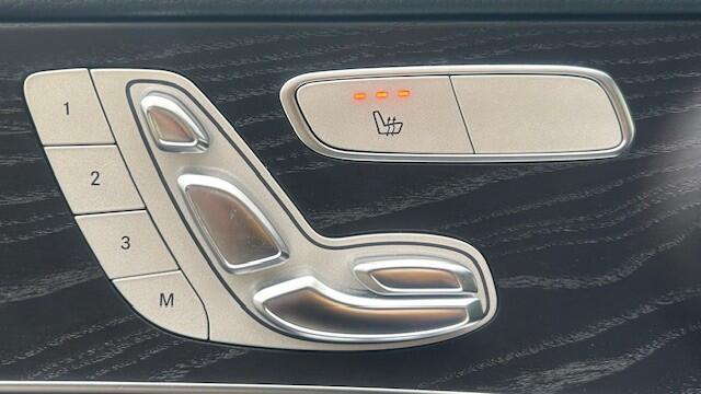 Mercedes-Benz GLC-KLASSE 250 4MATIC AMG-LINE 1E EIGENAAR!! NAVIGATIE COMAND, LEER, STOELVERWARMING, MEMORY STOELEN LINKS/RECHTS, SFEERVERLICHTING, NIGHTPAKKET, DODEHOEK ASSIST, RIJBAAN ASSIST, PARKEERHULP V/A, 360 GRADEN CAMERA, ELEC. ACHTERKLEP, LED LICHT, 19"AMG-VELGEN, ENZ. EN