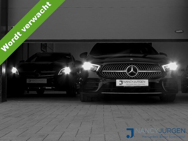 Mercedes-Benz GLC-KLASSE 300e 4M| AMG | Actieve Distronic | MBUX High End | Elektr. Panoramadak | Night Pakket | Winter Pakket | Parkeer Pakket met 360* Camera | Wegdraaibare Trekhaak | Diefstal Bev. Plus |