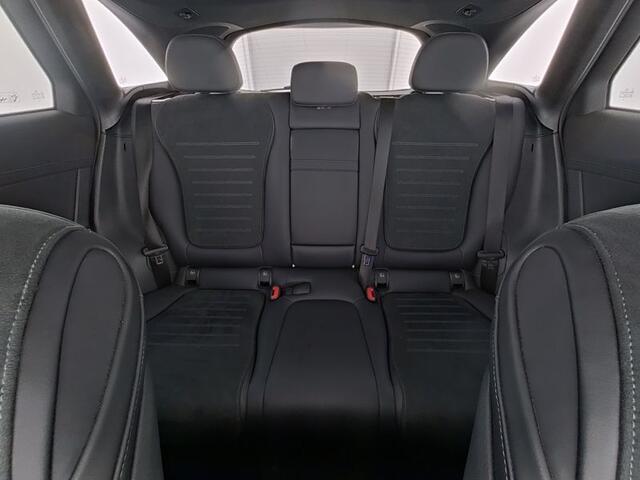 Mercedes-Benz GLC-KLASSE 300 e 4MATIC AMG Plug-In Hybride AMG Line | Night Pakket | Panoarma Schuif-Kanteldak | 20 Inch AMG Velgen | Digital Licht | Burmester® . Inclusief 24 maanden MB Certified garantie voor Europa.