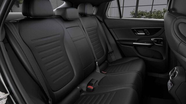 Mercedes-Benz GLC-KLASSE Coupé 300e 4MATIC Sport Edition | Panoramaschuifdak | Premium plus | Head-up display | 20" velgen AMG Zwart | Treeplanken | 360° camera | Dodehoekassistent |