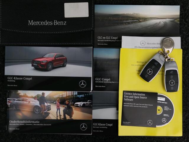 Mercedes-Benz GLC-KLASSE Coupé 300 e 4MATIC AMG Nightpakket | Schuifdak | Alarm | Burmester® | Keyless Go | 360 gr Camera | Sfeerverlichting | Inclusief 24 maanden Mercedes-Benz Certified garantie voor Europa.