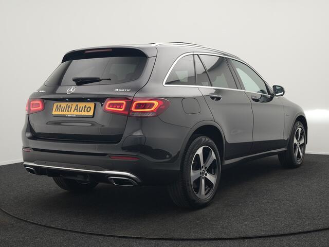 Mercedes-Benz GLC-KLASSE 300e 4MATIC Premium Plug In Hybrid 320pk PHEV | Trekhaak Af Fabriek | Panodak | Adaptive Cruise | Camera | Alcantara Sportstoelen Memory & Verwarmd | Sfeerverlichting | Apple Carplay | Blis | Navigatie | DAB |