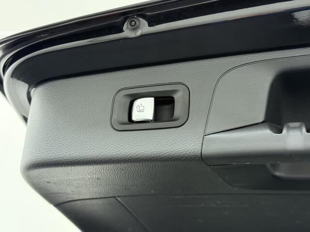 Mercedes-Benz GLC-KLASSE 250 4Matic // Trekhaak // Burmester // Panoramadak // Memory Stoelen // 360 Camera // 20" // Leder // Nightpakket