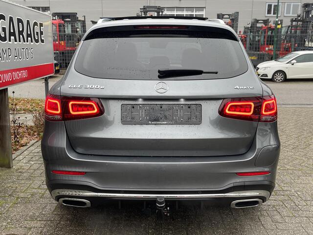 Mercedes-Benz GLC-KLASSE 300e 4MATIC AMG Line 19"/Panoramadak/Luchtvering/Trekhaak/Burmester/Keyless/Matrix LED/Stoelverwarming/Camera/Elektrische klep/Apple Carplay & Android Auto