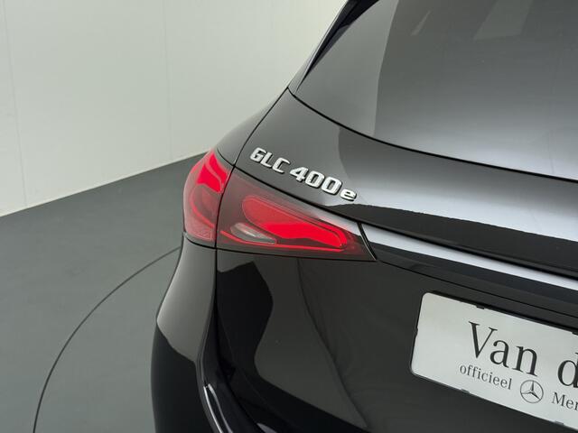 Mercedes-Benz GLC-KLASSE 400e 4Matic AMG // Trekhaak // Luchtvering // Meesturende Achteras // Panoramadak // Nightpakket // 360 Camera // Digital Light