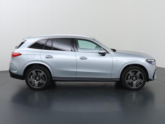 Mercedes-Benz GLC-KLASSE 300e 4MATIC AMG Line | Digital light | 20 inch | 36 camera | Trekhaak |