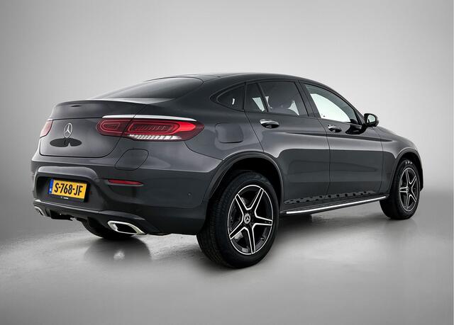 Mercedes-Benz GLC-KLASSE Coupé 300 e 4MATIC Business Solution AMG | 360 Camera | Memory Seats | Sfeerverlichting | Treeplanken | Trekhaak | Navigatie | Schuifdak | 24 Maanden Mercedes-Benz Certified Garantie.