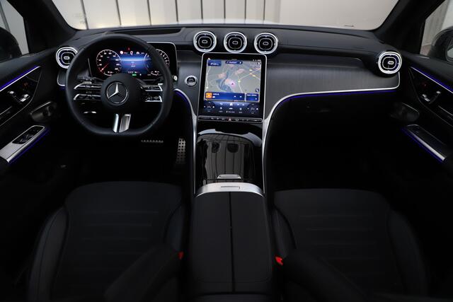 Mercedes-Benz GLC-KLASSE 400e AMG 4-Matic | 381PK | Head-up | Keyless-go | Pano | Sfeerverlichting | Burmester | Digital-light | Trekhaak | 2024.